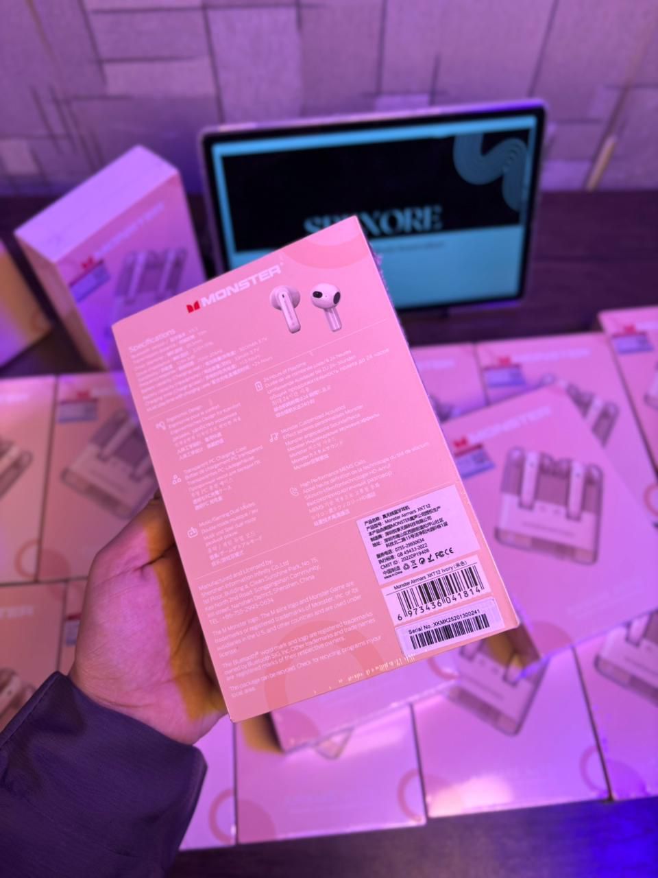 Monster Airmars XKT12 – Wireless Gaming Headphones Ivory Edition Low-Latency Gaming • 24-Hour Playtime • Transparent PC Case